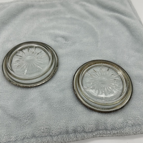 WeS. Blackinton Antique U.S. Silver-Plated Set of Two (2) 4”-Coasters - Picture 3 of 7